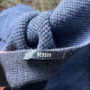 Benson Navy Scarf for Women/Men BARELY WORN LIKE BRAND NEW